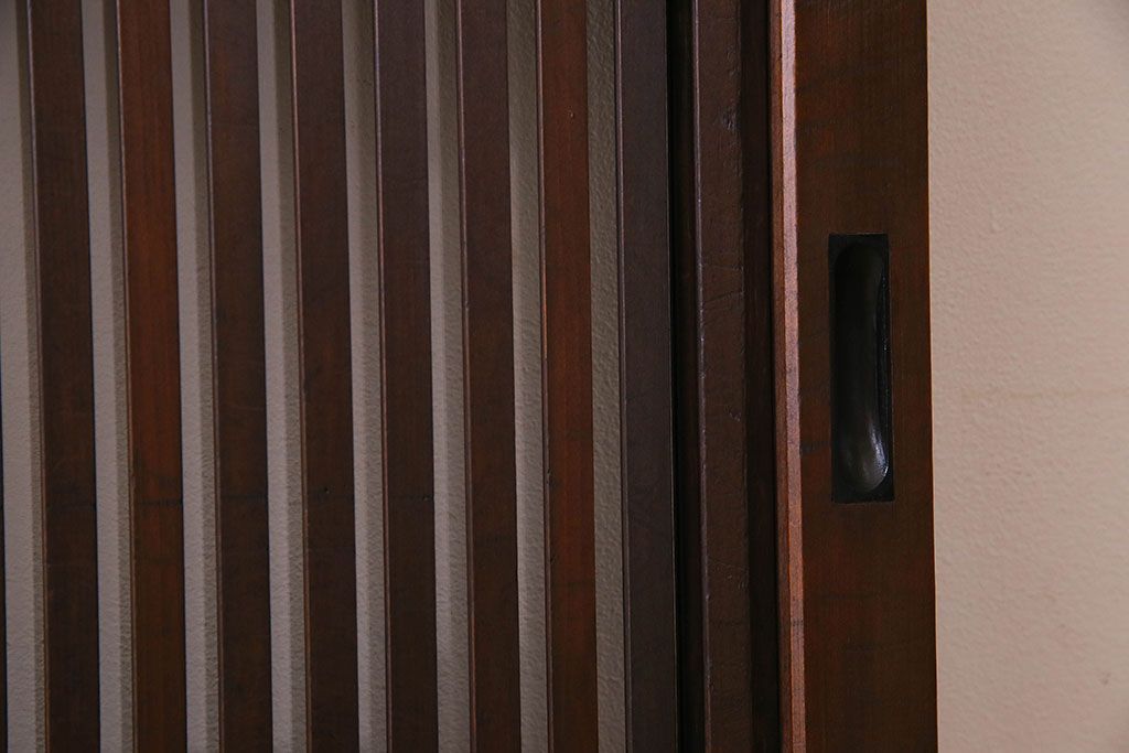 古民具・骨董　裏ガラス入り　古い木のアンティーク格子戸2枚セット
