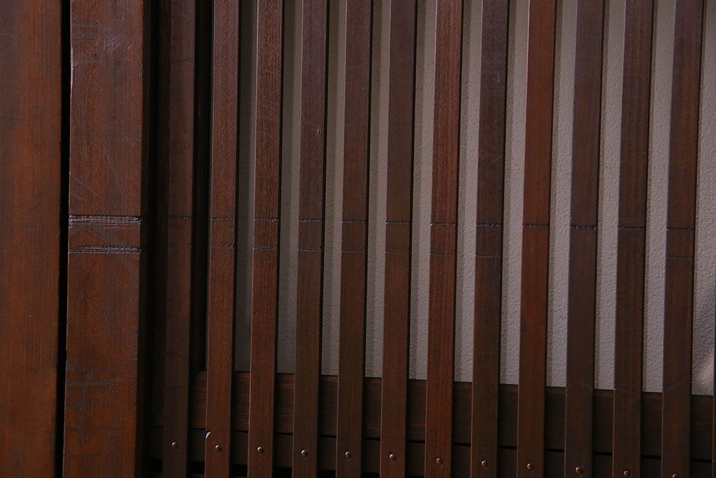 古民具・骨董　裏ガラス入り　古い木のアンティーク格子戸2枚セット