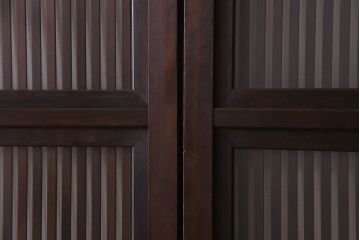 古民具・骨董　裏ガラス入り　古い木のアンティーク格子戸2枚セット