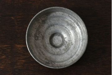 アンティーク雑貨　昭和レトロ　古い質感が味わい深い蓋付きガラス瓶(ビン)