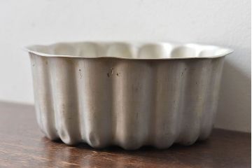 アンティーク雑貨　古い質感が味のあるフランスアンティークのケーキ型(植木鉢)