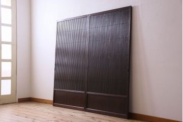 古民具・骨董　裏面すりガラス入り　古い木のアンティーク格子戸2枚セット