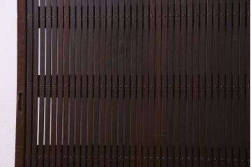 古民具・骨董　裏面すりガラス入り　古い木のアンティーク格子戸2枚セット