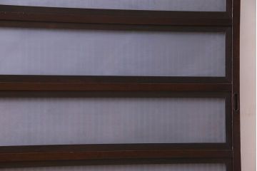 古民具・骨董　裏面すりガラス入り　古い木のアンティーク格子戸2枚セット