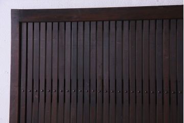 古民具・骨董　裏面すりガラス入り　古い木のアンティーク格子戸1枚