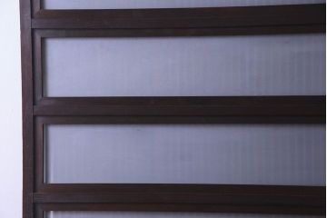 古民具・骨董　裏面すりガラス入り　古い木のアンティーク格子戸1枚