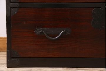 アンティーク家具　和製アンティーク　前面栗材　漆塗り美しいローボード(ローチェスト)