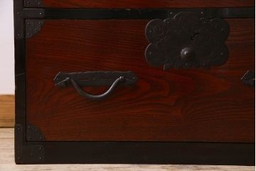 アンティーク家具　和製アンティーク　前面栗材　漆塗り美しいローボード(ローチェスト、収納棚、戸棚)(1)