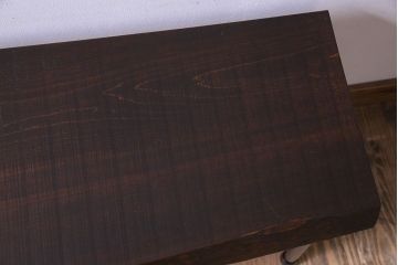 レトロ家具　昭和レトロ　天板一枚板　古い檜材の鉄脚ローテーブル(アイアンテーブル、鉄脚ベンチ、アイアンベンチ)