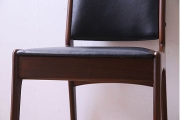 【K様ご成約済み】北欧家具　チーク材　シックなカラーのクッションチェア(ダイニングチェア、椅子)