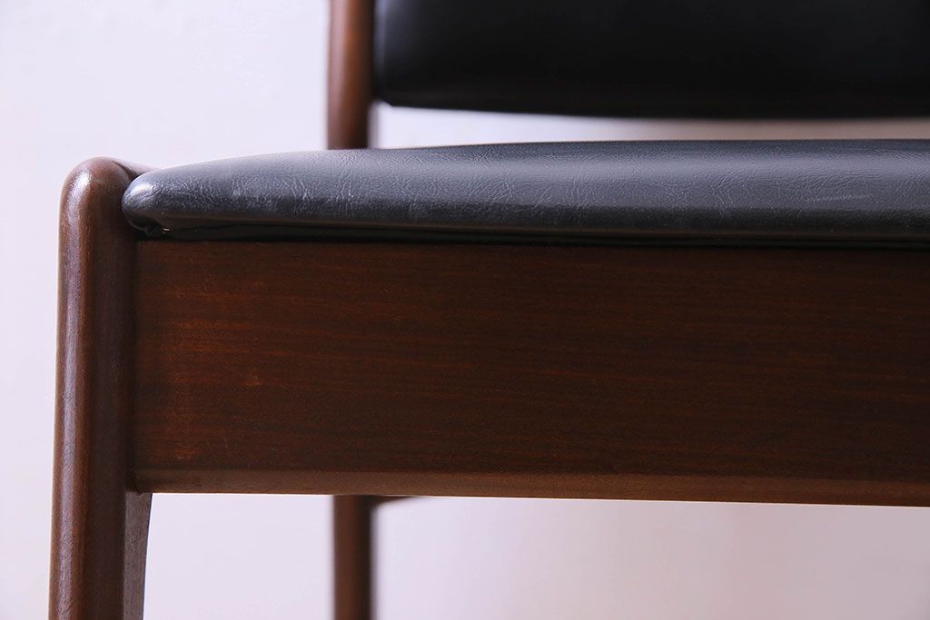 【K様ご成約済み】北欧家具　チーク材　シックなカラーのクッションチェア(ダイニングチェア、椅子)