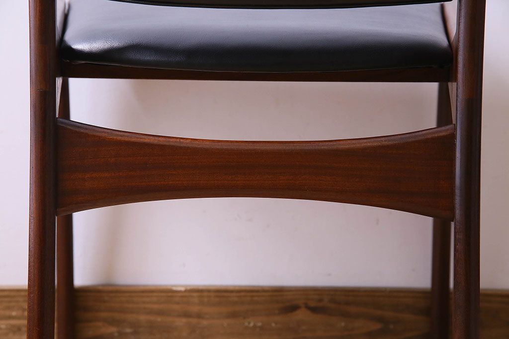 【K様ご成約済み】北欧家具　チーク材　シックなカラーのクッションチェア(ダイニングチェア、椅子)