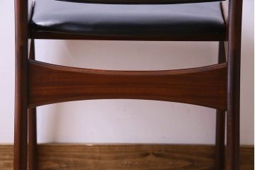 【K様ご成約済み】北欧家具　チーク材　シックなカラーのクッションチェア(ダイニングチェア、椅子)