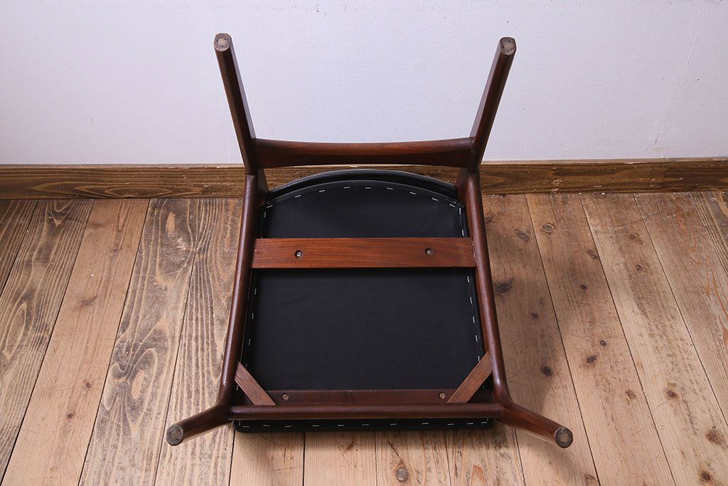 【K様ご成約済み】北欧家具　チーク材　シックなカラーのクッションチェア(ダイニングチェア、椅子)