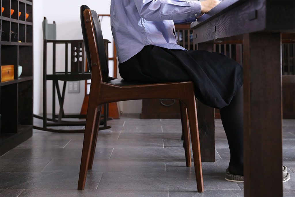 【K様ご成約済み】北欧家具　チーク材　シックなカラーのクッションチェア(ダイニングチェア、椅子)(1)