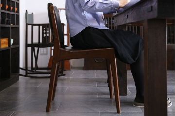 【K様ご成約済み】北欧家具　チーク材　シックなカラーのクッションチェア(ダイニングチェア、椅子)(1)