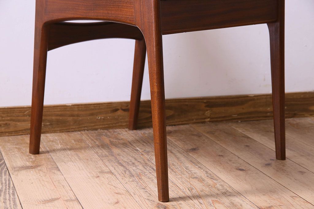 【K様ご成約済み】北欧家具　チーク材　シックなカラーのクッションチェア(ダイニングチェア、椅子)(1)