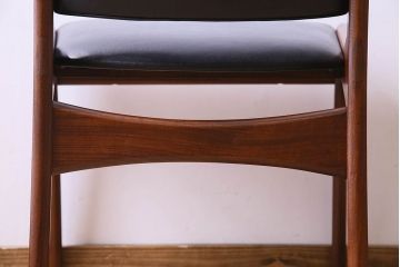 【K様ご成約済み】北欧家具　チーク材　シックなカラーのクッションチェア(ダイニングチェア、椅子)(1)