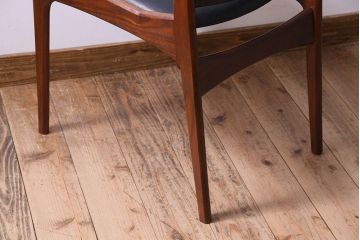 北欧家具　チーク材　シックなカラーのクッションチェア(ダイニングチェア、椅子)(3)