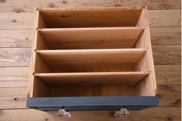 ペイント家具　珍しいデザインのブックケース(本箱、収納棚)