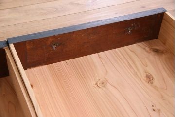 ペイント家具　珍しいデザインのブックケース(本箱、収納棚)