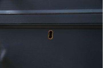 ペイント家具　珍しいデザインのブックケース(本箱、収納棚)