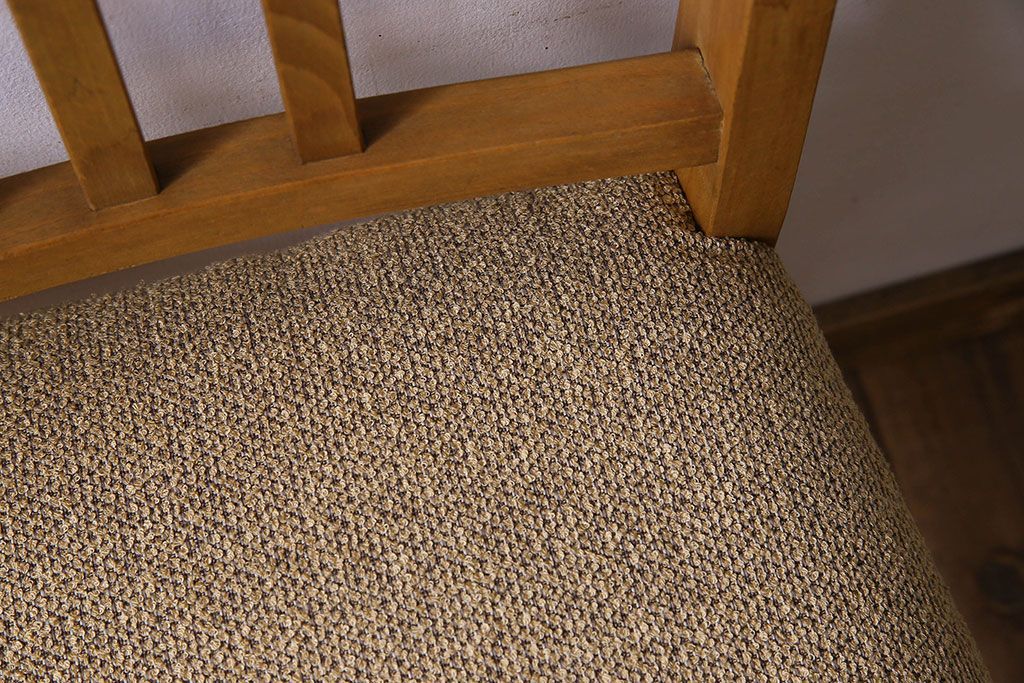 レトロ家具　昭和レトロ　ナラ材　落ち着いた色味が素敵なチェア(椅子、ダイニングチェア)