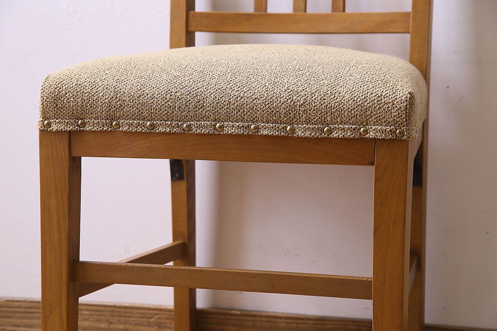 レトロ家具　昭和レトロ　ナラ材　落ち着いた色味が素敵なチェア(椅子、ダイニングチェア)