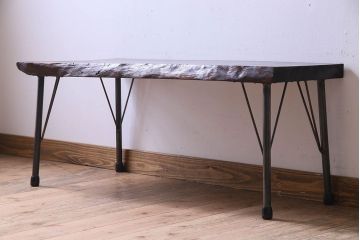 レトロ家具　 昭和レトロ　天板一枚板　古い檜材の鉄脚ローテーブル(アイアンテーブル、鉄脚ベンチ、アイアンベンチ)(1)