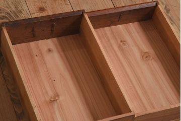 アンティーク雑貨　古民具・骨董　欅材　立派な金具が印象的な硯箱(小引き出し、小箱、小物入れ、木箱)