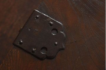 アンティーク雑貨　古民具・骨董　欅材　立派な金具が印象的な硯箱(小引き出し、小箱、小物入れ、木箱)