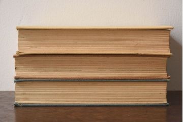 アンティーク雑貨　イギリスアンティーク　書斎のディスプレイにおすすめな本(洋書、古書、英字本)3冊セット