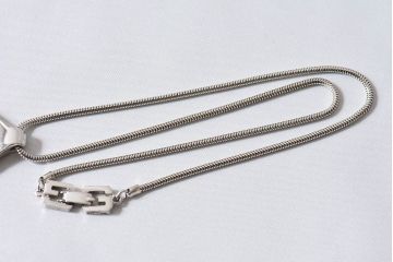 アンティーク雑貨　フランスビンテージ　GIVENCHY(ジバンシー)製　1978年　ネックレス