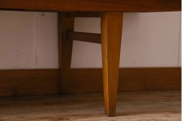 北欧家具　Beautility社製　珍しいデザインのサイドボード(ローボード、リビングボード)