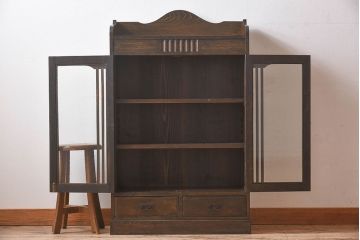アンティーク家具　大正ロマン　気泡ガラス入り!古いナラ材製の本箱(収納棚、飾り棚、食器棚、ブックケース)