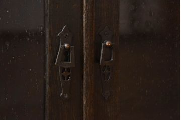 アンティーク家具　大正ロマン　気泡ガラス入り!古いナラ材製の本箱(収納棚、飾り棚、食器棚、ブックケース)