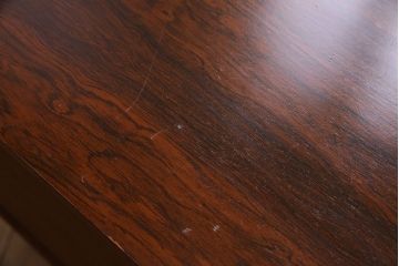 北欧家具　ビンテージ　ローズウッド材　Greaves & Thomas社製のサイドボード(サイドキャビネット)