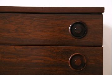 北欧家具　ビンテージ　ローズウッド材　Greaves & Thomas社製のサイドボード(サイドキャビネット)