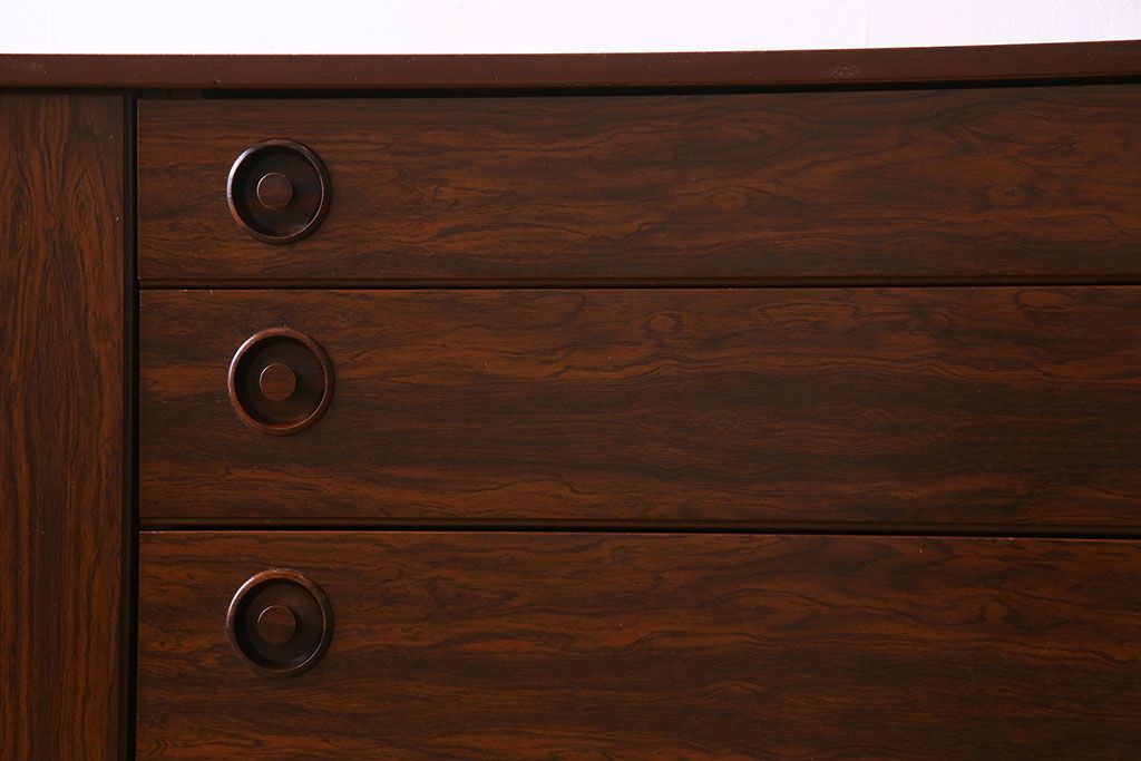 北欧家具　ビンテージ　ローズウッド材　Greaves & Thomas社製のサイドボード(サイドキャビネット)