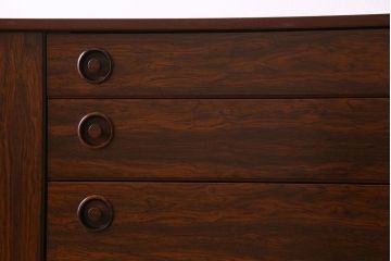 北欧家具　ビンテージ　ローズウッド材　Greaves & Thomas社製のサイドボード(サイドキャビネット)