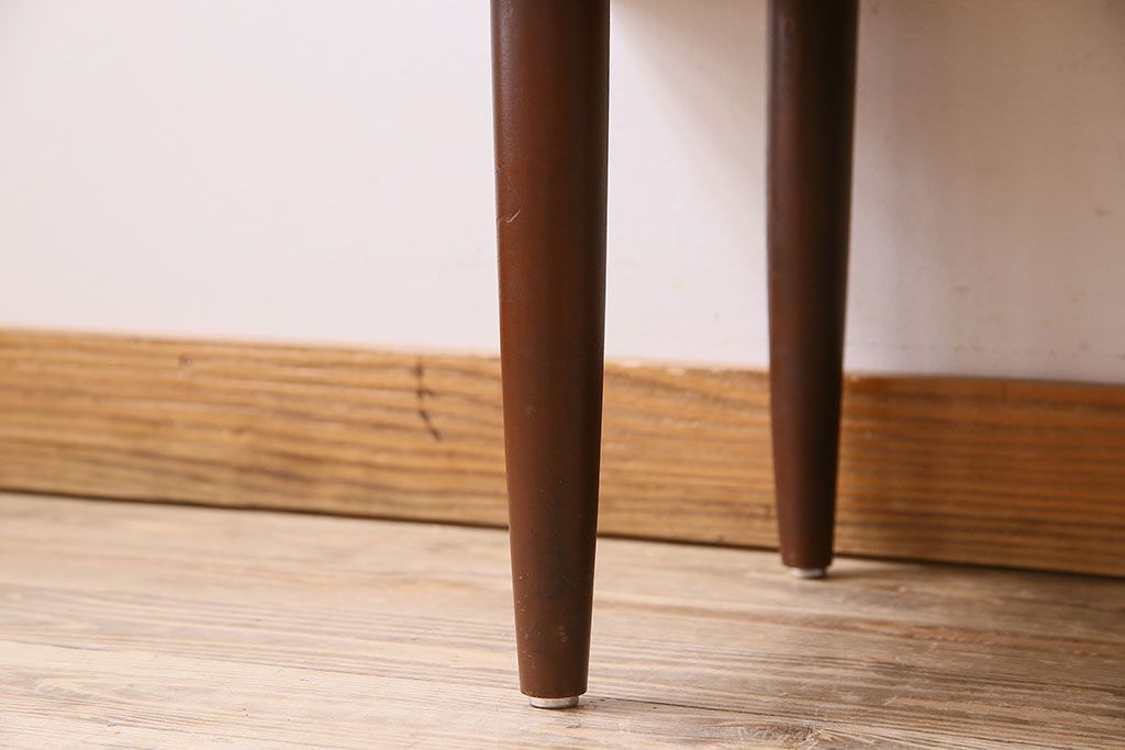 北欧家具　ビンテージ　ローズウッド材　Greaves & Thomas社製のサイドボード(サイドキャビネット)