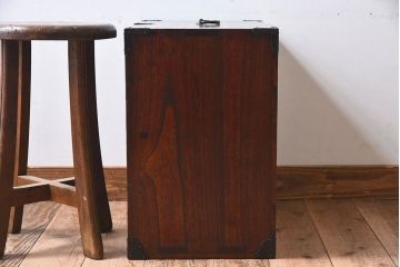 アンティーク家具　和製アンティーク　総桐材　上質な作りの小箪笥(手元箪笥、小引き出し、小物収納箱、桐箪笥、桐たんす)