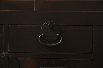 アンティーク家具　古民具・骨董　横桟引き戸　和の趣溢れる美濃帳場箪笥(収納箪笥、収納棚)