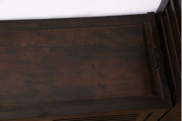 アンティーク家具　古民具・骨董　横桟引き戸　和の趣溢れる美濃帳場箪笥(収納箪笥、収納棚)