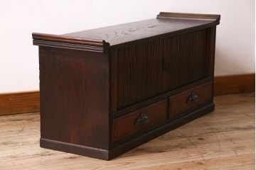 アンティーク家具　古民具・骨董　珍しいシャッター扉(蛇腹扉)式の置き床(収納棚、ローボード)