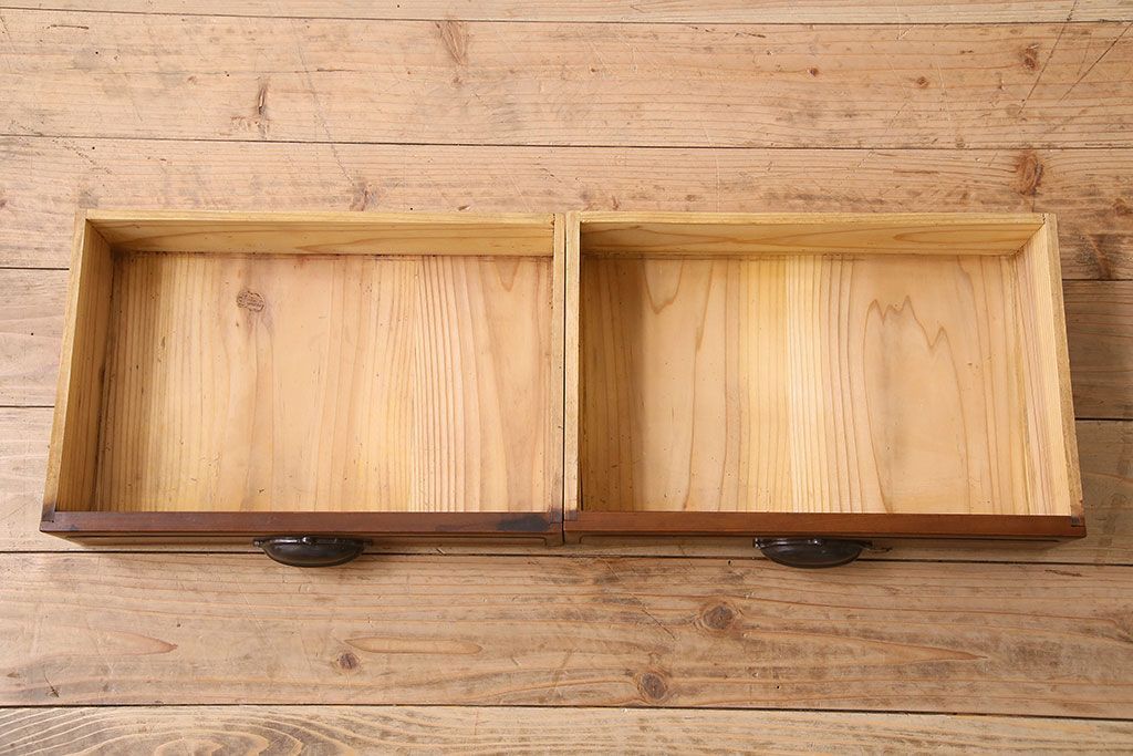 アンティーク家具　古民具・骨董　珍しいシャッター扉(蛇腹扉)式の置き床(収納棚、ローボード)