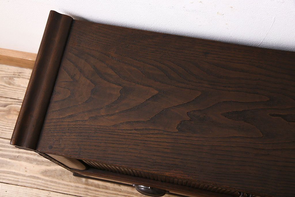 アンティーク家具　古民具・骨董　珍しいシャッター扉(蛇腹扉)式の置き床(収納棚、ローボード)