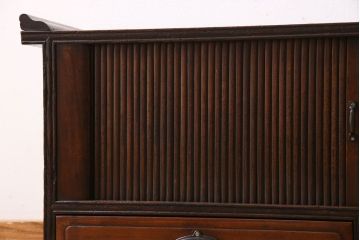 アンティーク家具　古民具・骨董　珍しいシャッター扉(蛇腹扉)式の置き床(収納棚、ローボード)