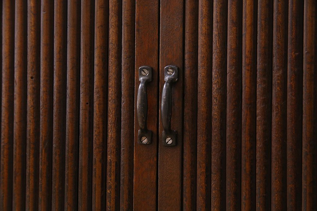 アンティーク家具　古民具・骨董　珍しいシャッター扉(蛇腹扉)式の置き床(収納棚、ローボード)