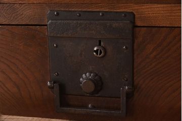 アンティーク家具　古民具・骨董　最上級品　総欅材製の越後帳場箪笥(銭戸棚、収納箪笥)